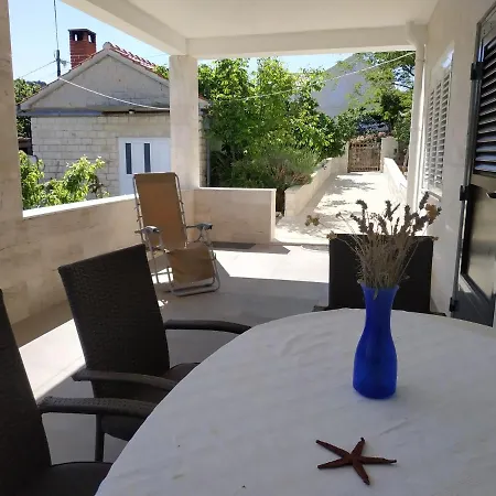 Detached Holiday House Few Steps From The Beach Vakantiehuis