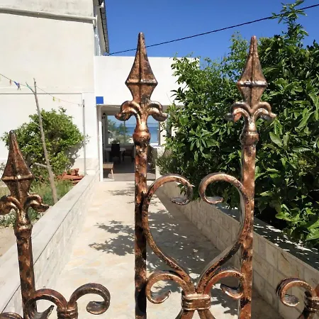 Detached Holiday House Few Steps From The Beach